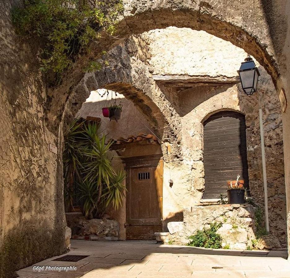 La Mansardiere Villecroze Extérieur photo